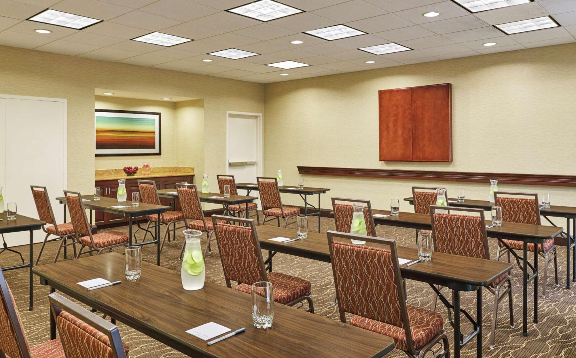 Hampton Inn And Suites Шерц Экстерьер фото