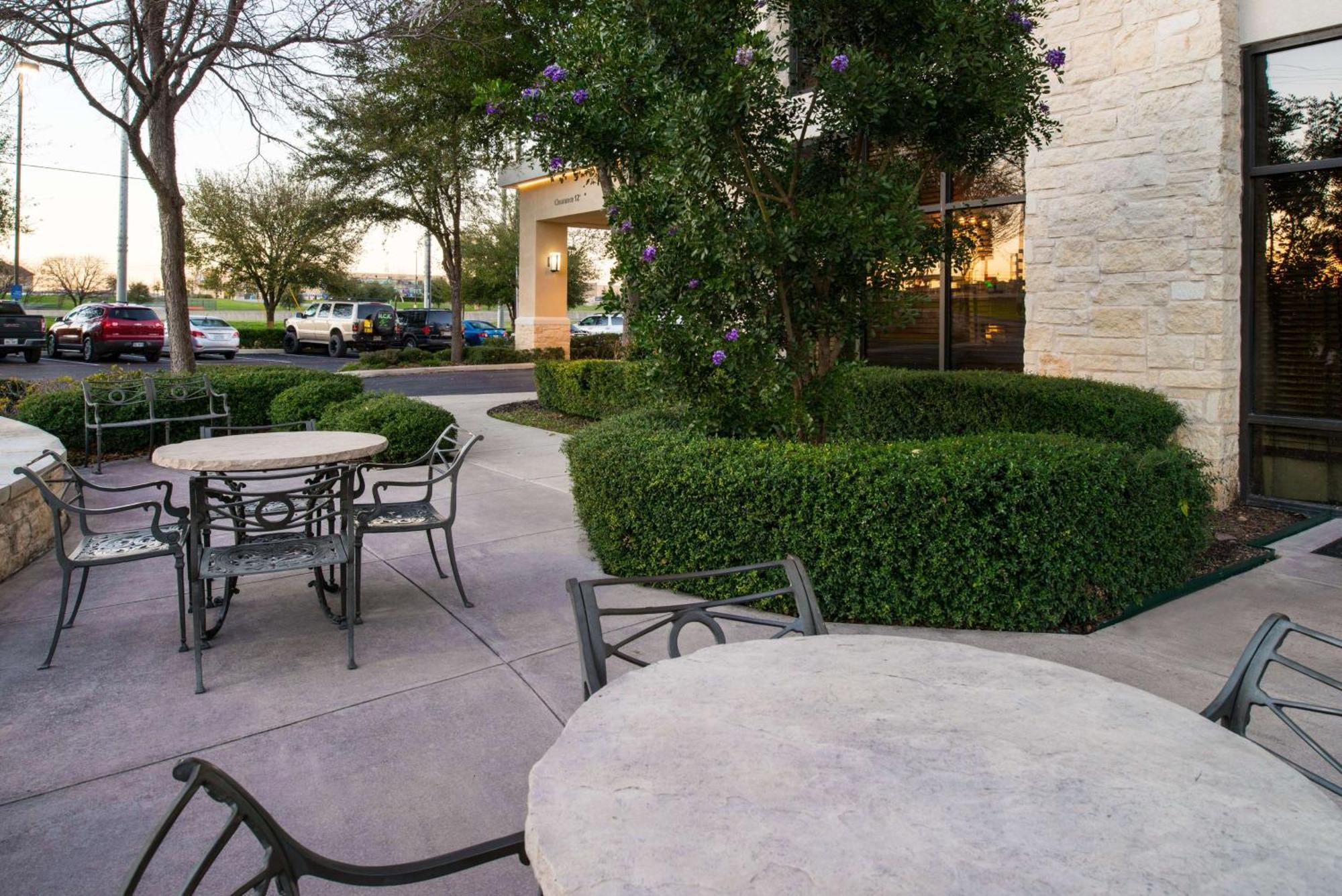 Hampton Inn And Suites Шерц Экстерьер фото